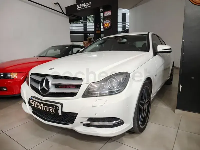 Usado Mercedes C220 170 CV (125 kW) 2012 Blanco Coupe