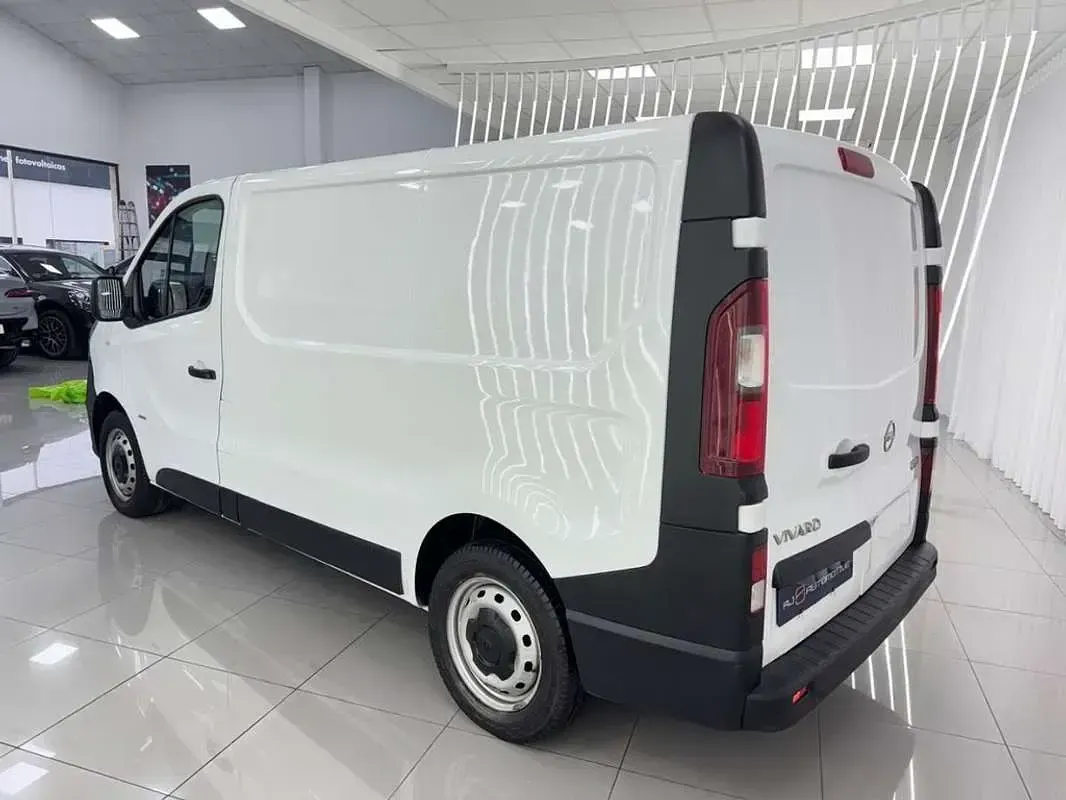 Usado Opel Vivaro Selective 120 CV (88 kW) 2018 Blanco Monovolumen