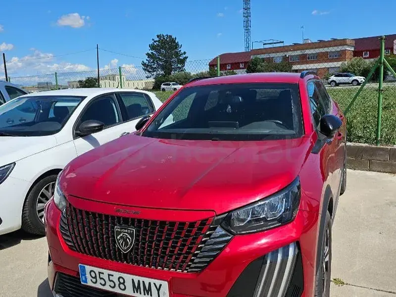 Usado Peugeot 2008 Allure 100 CV (73 kW) 2024 Rojo SUV