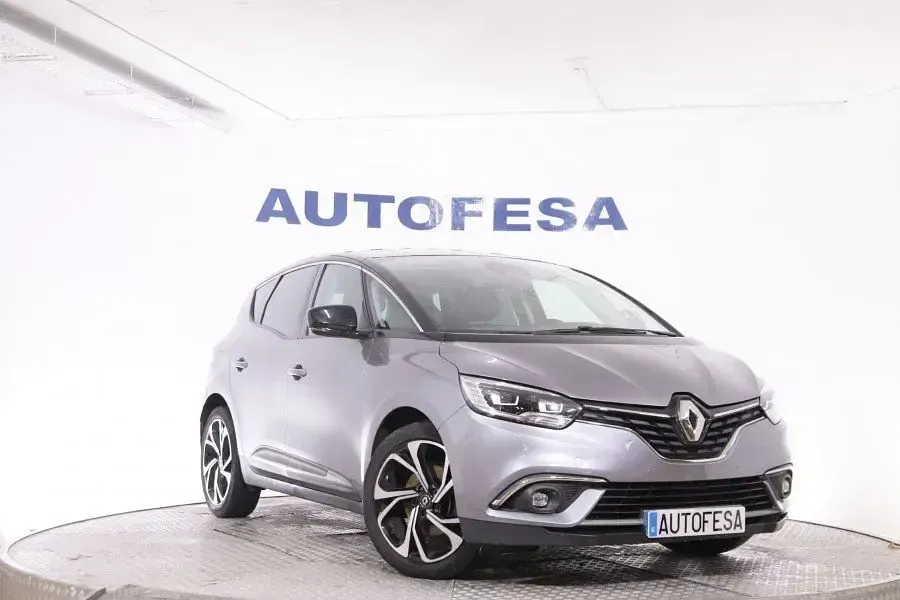 Usado Renault Scénic Intens 120 CV (88 kW) 2020 Gris titanio