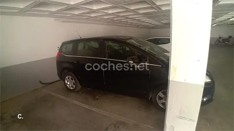 Usado Peugeot 5008 Active 150 CV (110 kW) 2011 Negro Monovolumen