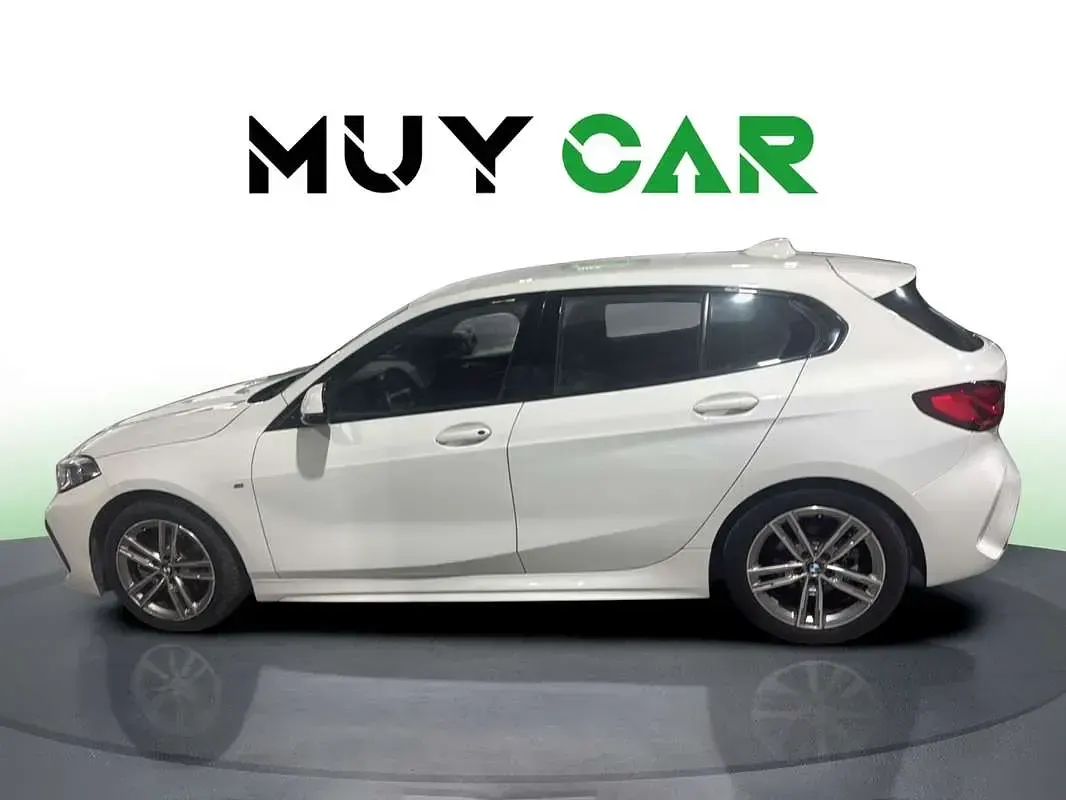 Begagnad BMW 118 Shadowline 150 HK (110 kW) 2021 Grå Halvkombi