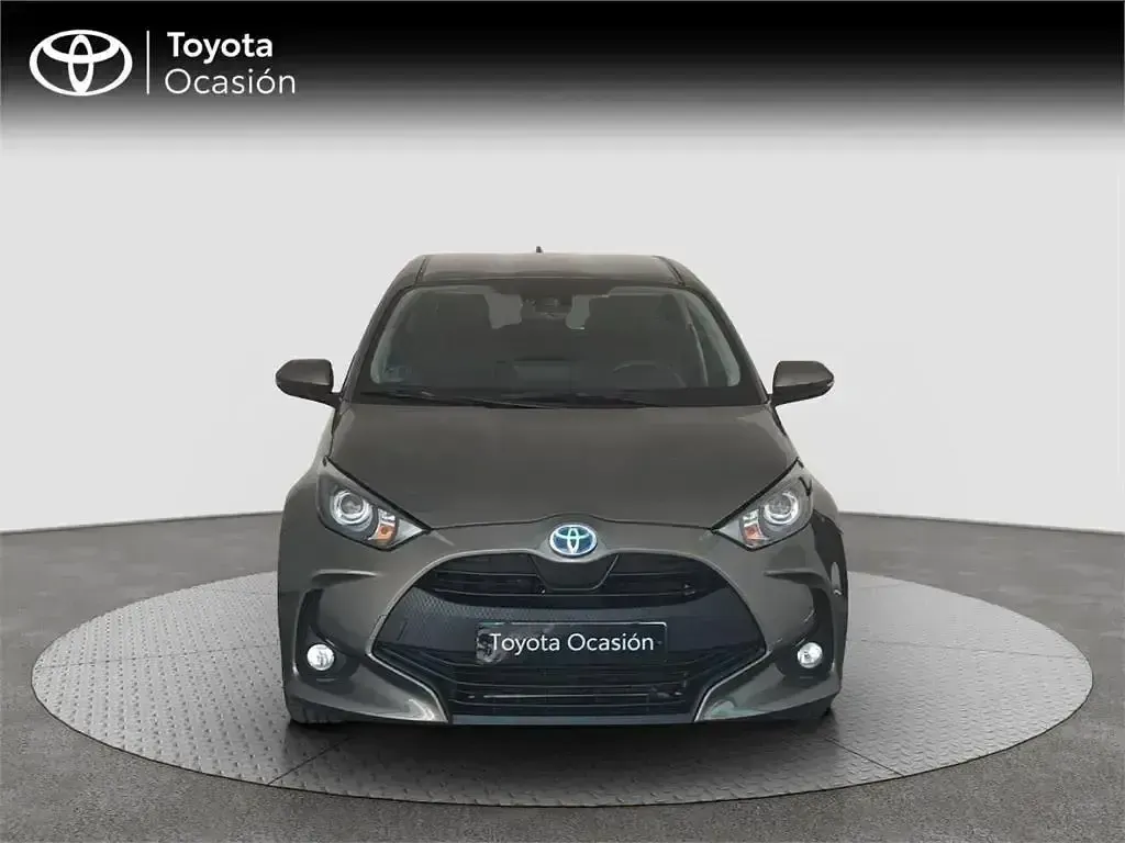 Usado Toyota Yaris Hybrid Active 116 CV (85 kW) 2022 Otro Monovolumen