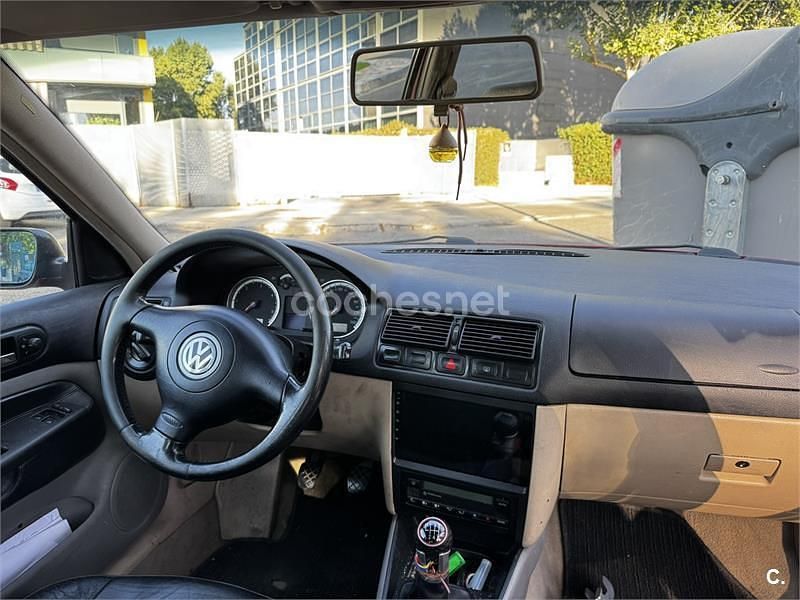 Usado VW Golf IV Highline 115 CV (84 kW) 2000 Granate Berlina