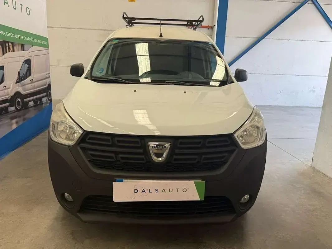 Usado Dacia Dokker Essentiel 98 CV (72 kW) 2019 Blanco Monovolumen