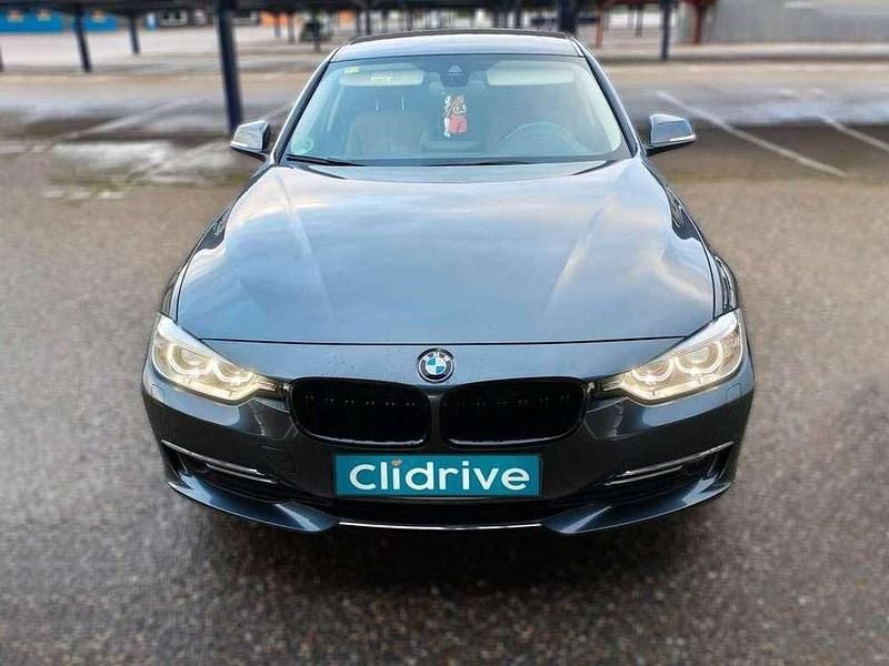 Käytetty BMW 320 Efficient Dynamics 163 HP (119 kW) 2015 Musta Sedan