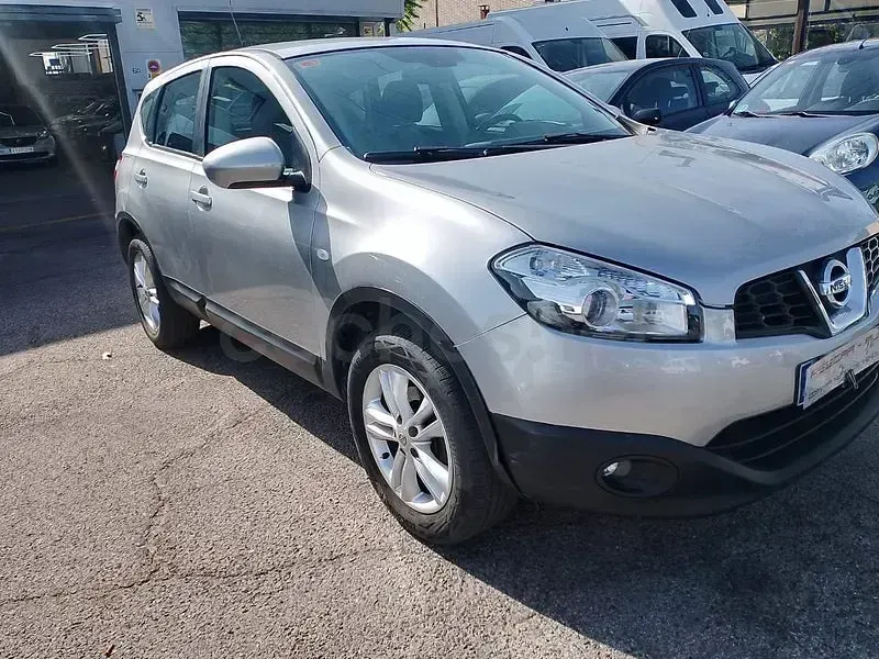 Usado Nissan Qashqai Acenta 117 CV (86 kW) 2012 Gris / plata SUV
