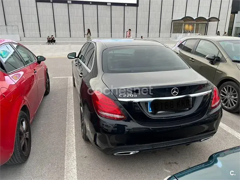 Usado Mercedes C220 170 CV (125 kW) 2018 Negro Berlina