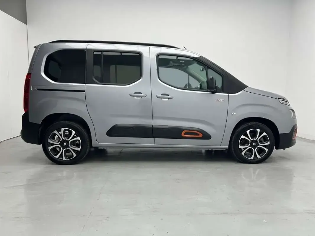 Nuevo Citroën Berlingo Shine 100 kW (136 CV) 2025 Gris magnetico Monovolumen