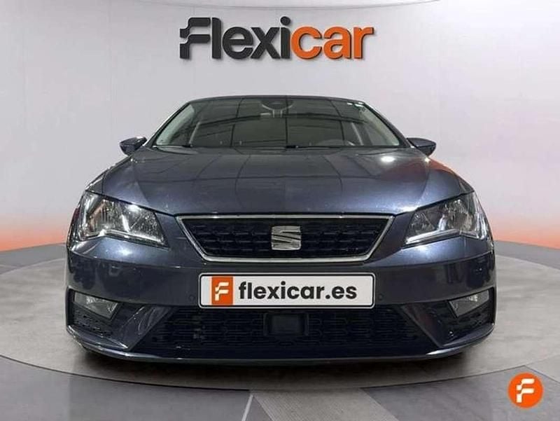 Usado Seat Leon ST Style 131 CV (96 kW) 2020 Gris Familiar
