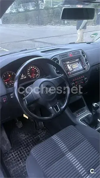 Usado VW Tiguan R-line BlueMotion 140 CV (102 kW) 2011 Gris / plata SUV