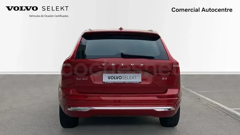 Usado Volvo XC60 Plus 197 CV (144 kW) 2023 Rojo SUV