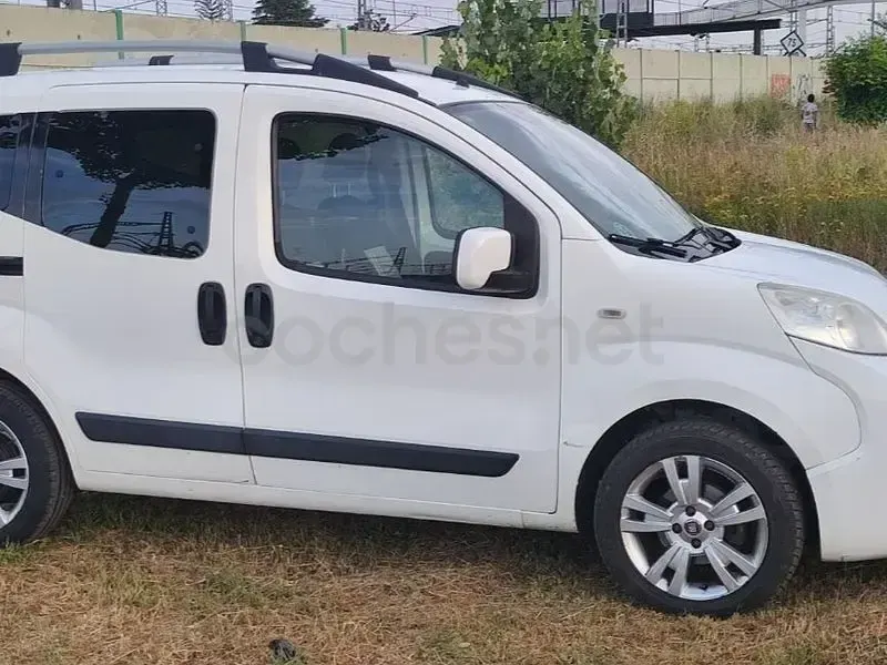 Usado Fiat Qubo Dynamic 95 CV (69 kW) 2013 Blanco Monovolumen