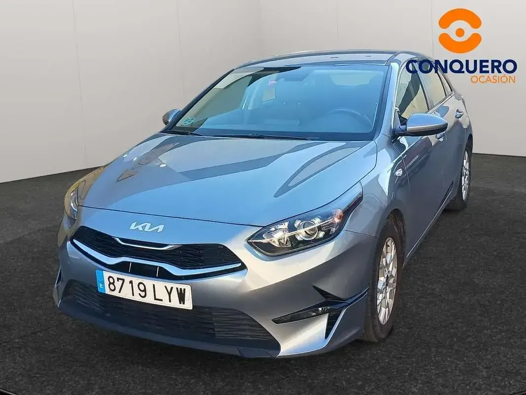 Usado Kia Ceed 101 CV (74 kW) 2022 Plateado Utilitario