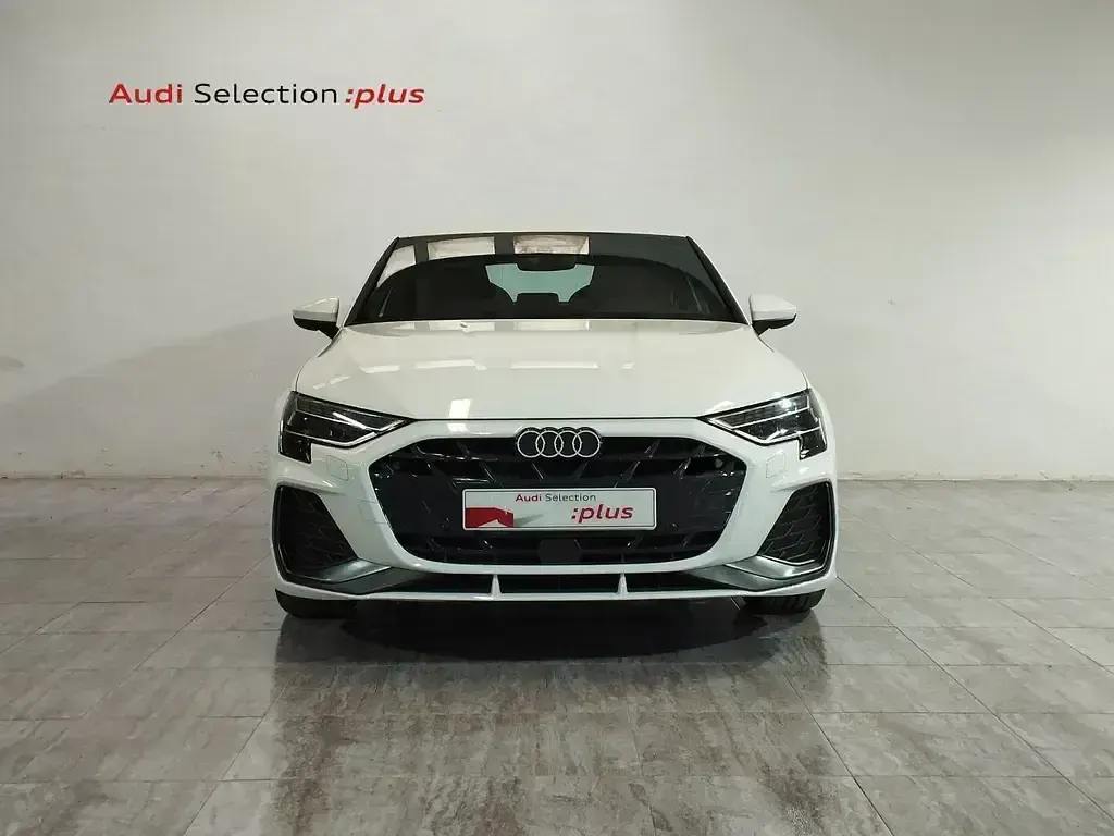 Usado Audi A3 S-Line 116 CV (85 kW) 2025 Blanco Berlina