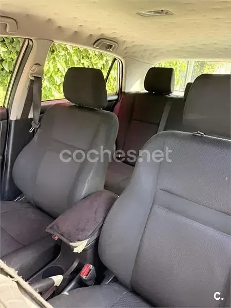Usado Toyota Corolla Sol 116 CV (85 kW) 2005 Gris / plata Berlina
