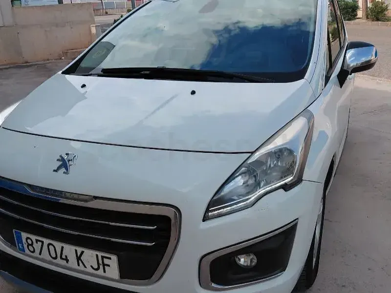 Usado Peugeot 3008 Access 115 CV (84 kW) 2013 Blanco Familiar