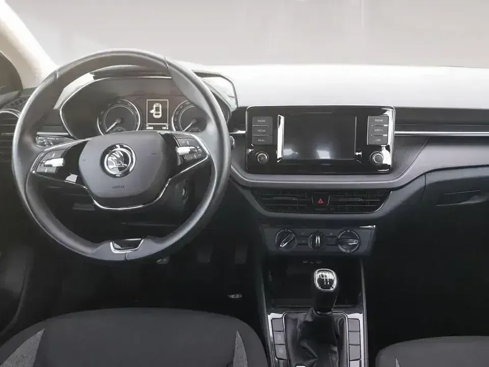 Usado Skoda Fabia Active 80 CV (58 kW) 2022 Blanco Utilitario