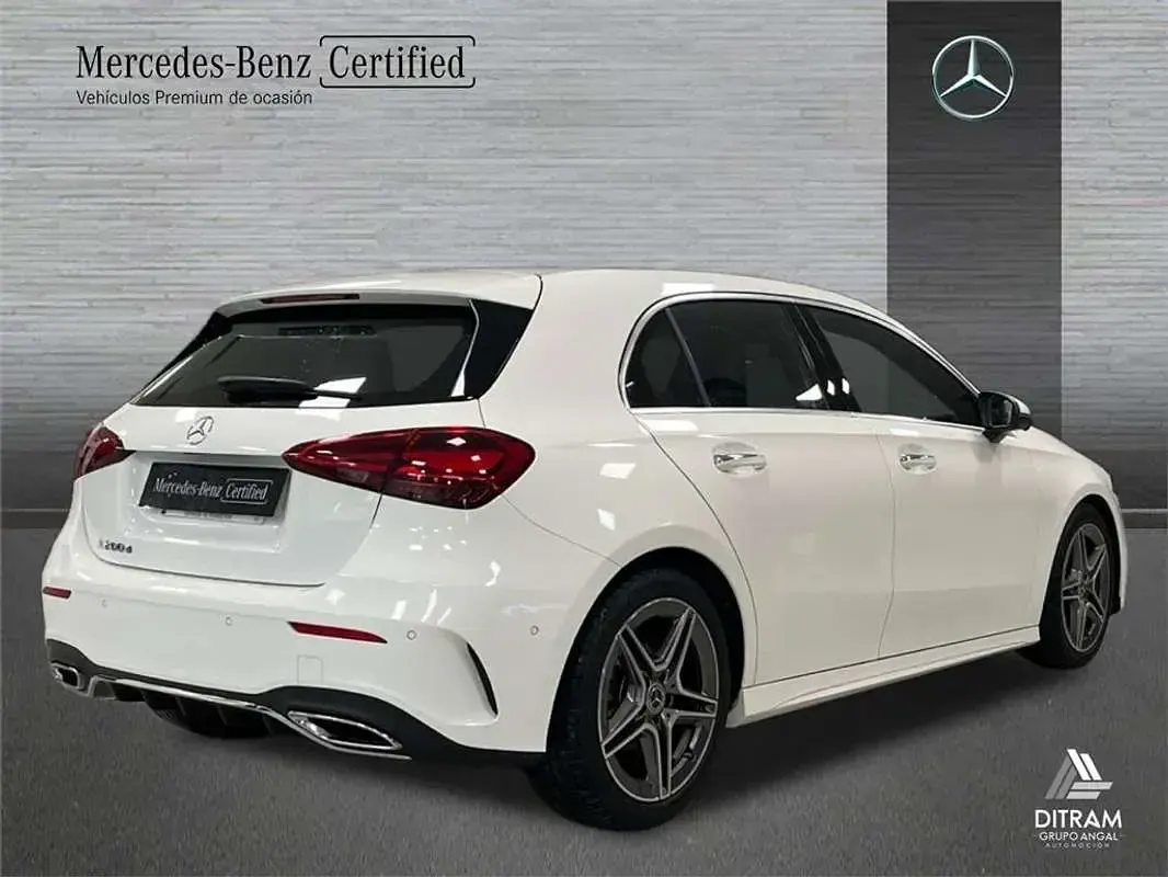 Begagnad Mercedes A200 150 HK (110 kW) 2024 Sedan