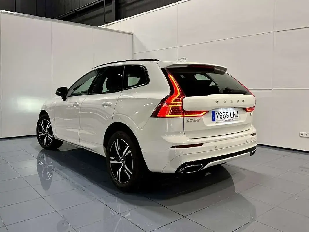 Usado Volvo XC60 R-Design 340 CV (250 kW) 2021 Blanco SUV