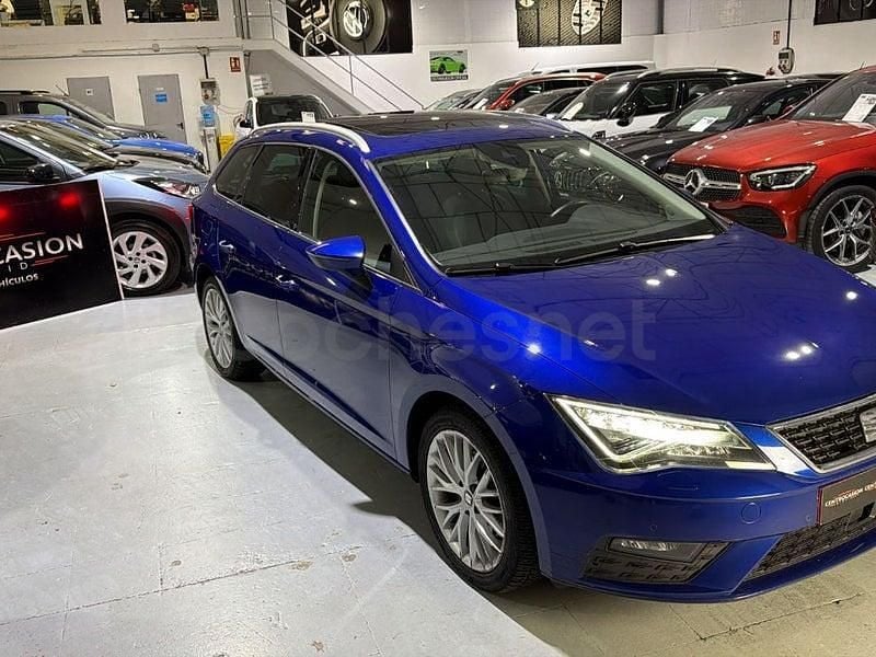 Usado Seat Leon Style 115 CV (84 kW) 2020 Azul Familiar
