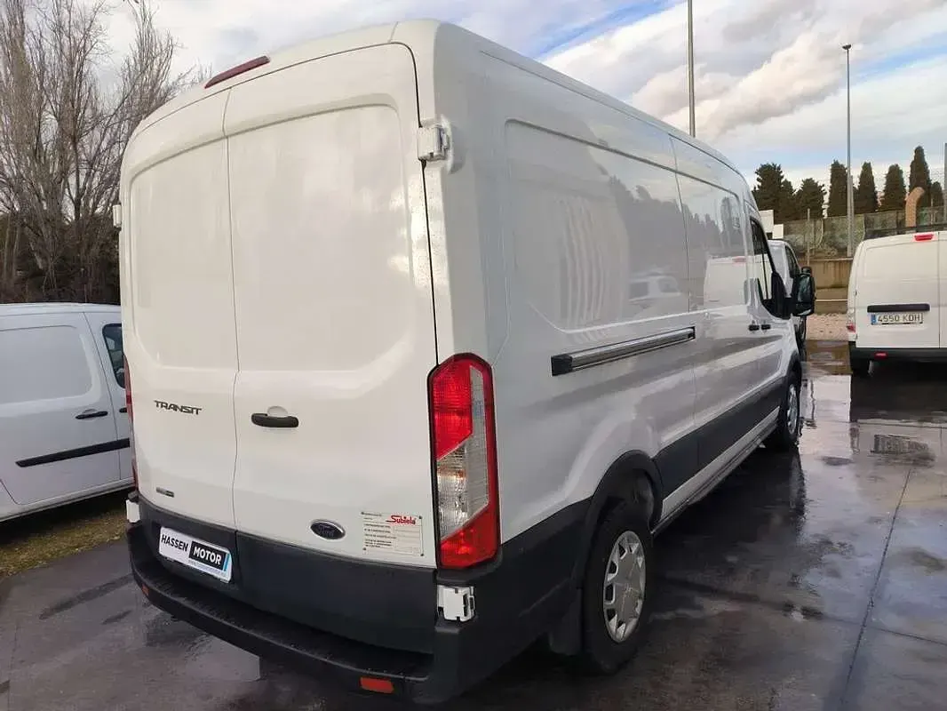 Usado Ford Transit Trend 131 CV (96 kW) 2021 Blanco Van