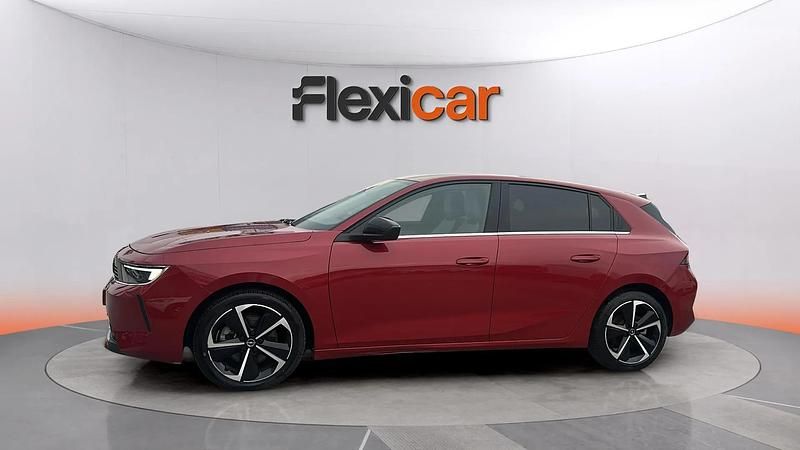 Usado Opel Astra Elegance 131 CV (96 kW) 2023 Granate Berlina