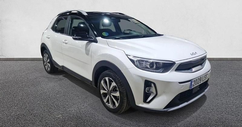 Usado Kia Stonic 100 HP (73 kW) 2021 SUV