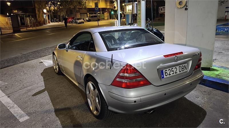 Gris / plata Usado 2002 Mercedes SLK230 Descapotable | 7000 € - Imagen 1/4