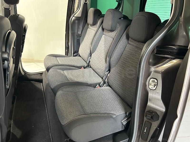 Usado Citroën Berlingo Feel 120 CV (88 kW) 2015 Marrón Monovolumen