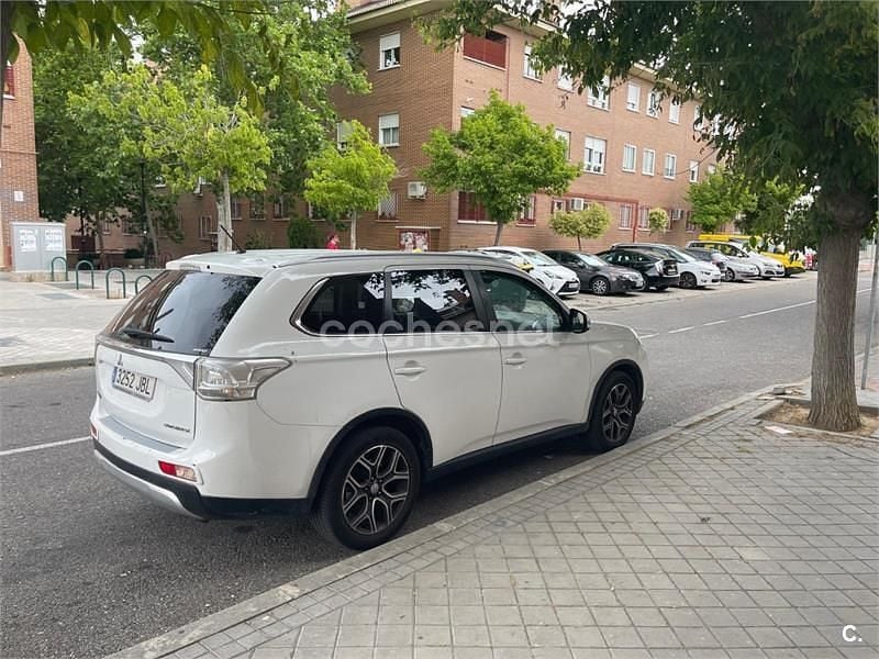 Usado Mitsubishi Outlander 150 CV (110 kW) 2014 Blanco SUV