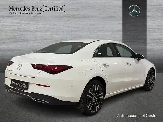 Usado Mercedes CLA250e 218 CV (160 kW) 2025 Blanco polar Coupe