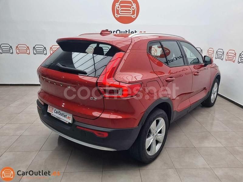 Usado Volvo XC40 Core 163 CV (119 kW) 2024 Rojo SUV
