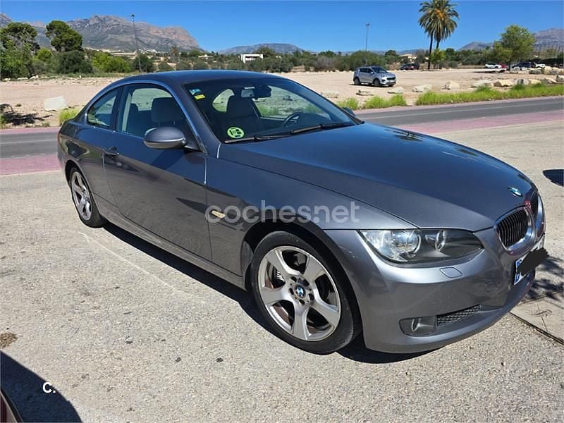 Usado BMW 325 197 HP (144 kW) 2009 Cinzento Coupé