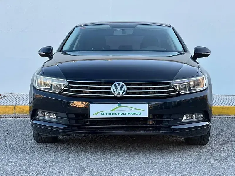 Usado VW Passat 150 CV (110 kW) 2019 Negro Berlina