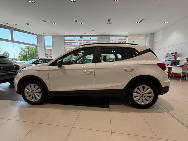 Usado Seat Arona Style 108 CV (79 kW) 2023 Blanco SUV