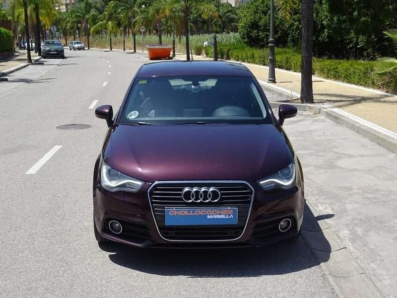 Usado Audi A1 Sportback Attraction 90 CV (66 kW) 2012 Granate Utilitario