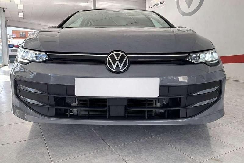 Usado VW Golf VIII 116 CV (85 kW) 2025 Gris Utilitario