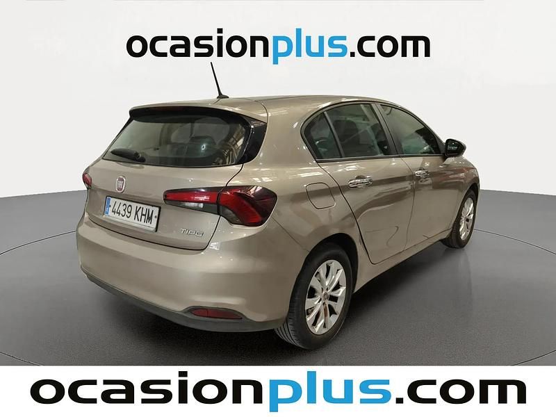 Usado Fiat Tipo Easy 95 HP (69 kW) 2018 Bege