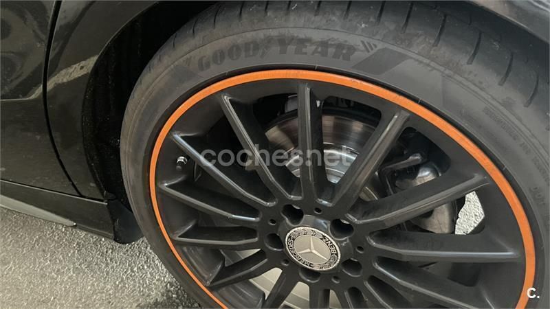 Negro Usado 2016 Mercedes CLA220 Shooting Brake AMG line Familiar | 23.000 € (Precio justo) - Imagen 1/4
