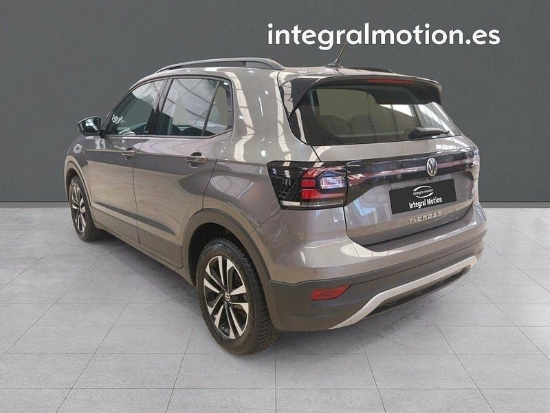Usado VW T-Cross Advance 95 CV (69 kW) 2021 Marrón SUV