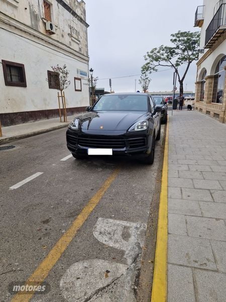Negro Usado 2023 Porsche Cayenne SUV | 104.900 € - Imagen 1/4