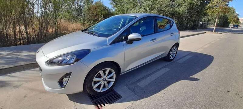 Plateado Usado 2021 Ford Fiesta Trend Utilitario | 12.490 € (Precio justo) - Imagen 1/4