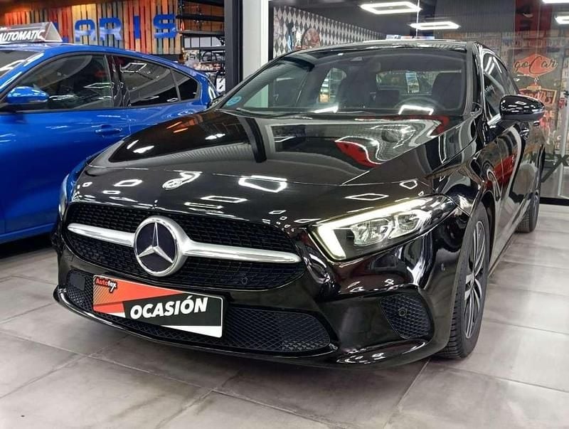 Usado Mercedes A180 116 CV (85 kW) 2022 Negro Berlina