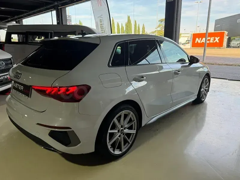 Usado Audi A3 S-Line 150 CV (110 kW) 2022 Blanco Berlina