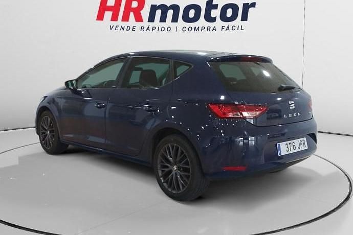 Usado Seat Leon Style 110 CV (80 kW) 2016 Azul Utilitario