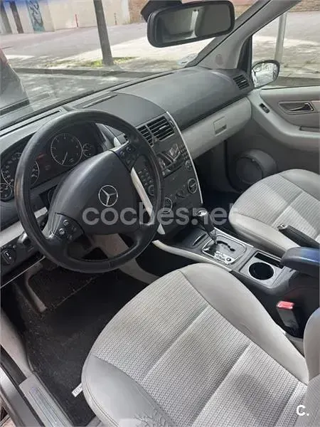 Usado Mercedes A170 Avantgarde 116 CV (85 kW) 2007 Gris / plata Monovolumen