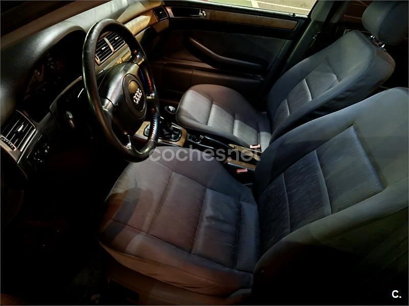 Usado Audi A6 150 CV (110 kW) 2002 Azul Berlina