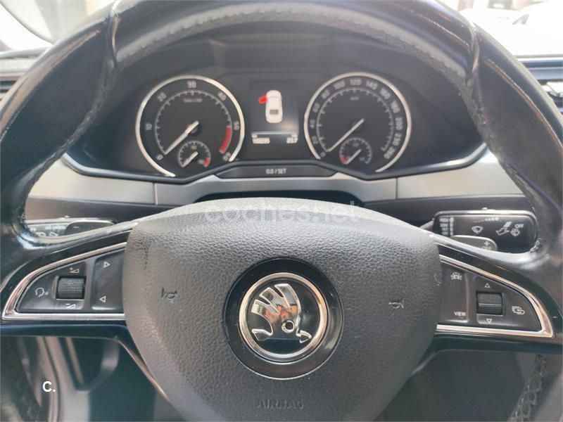 Negro Usado 2018 Skoda Superb Active Berlina | 14.200 € (Precio justo) - Imagen 1/4