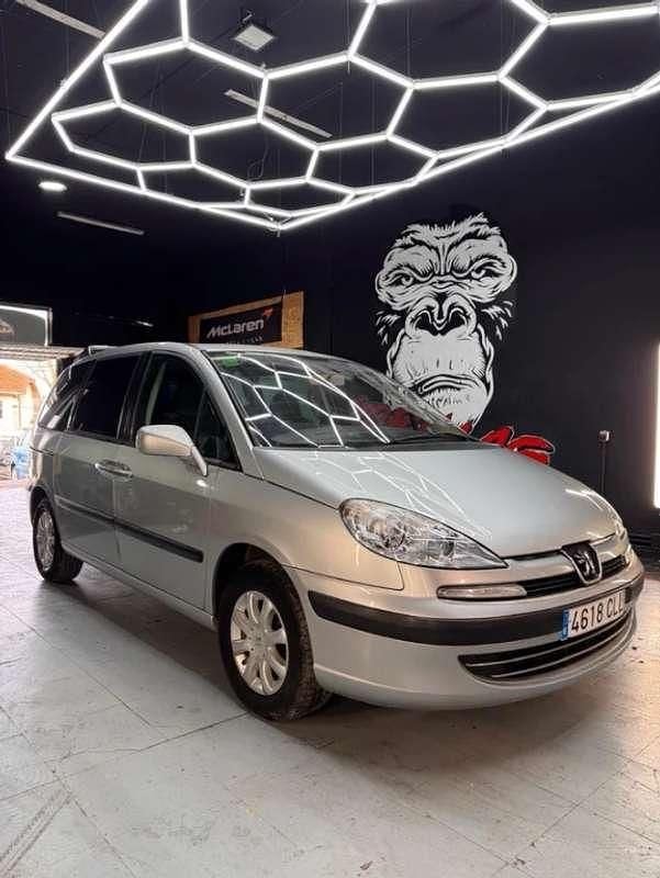Usado Peugeot 807 109 CV (80 kW) 2005 Gris Monovolumen